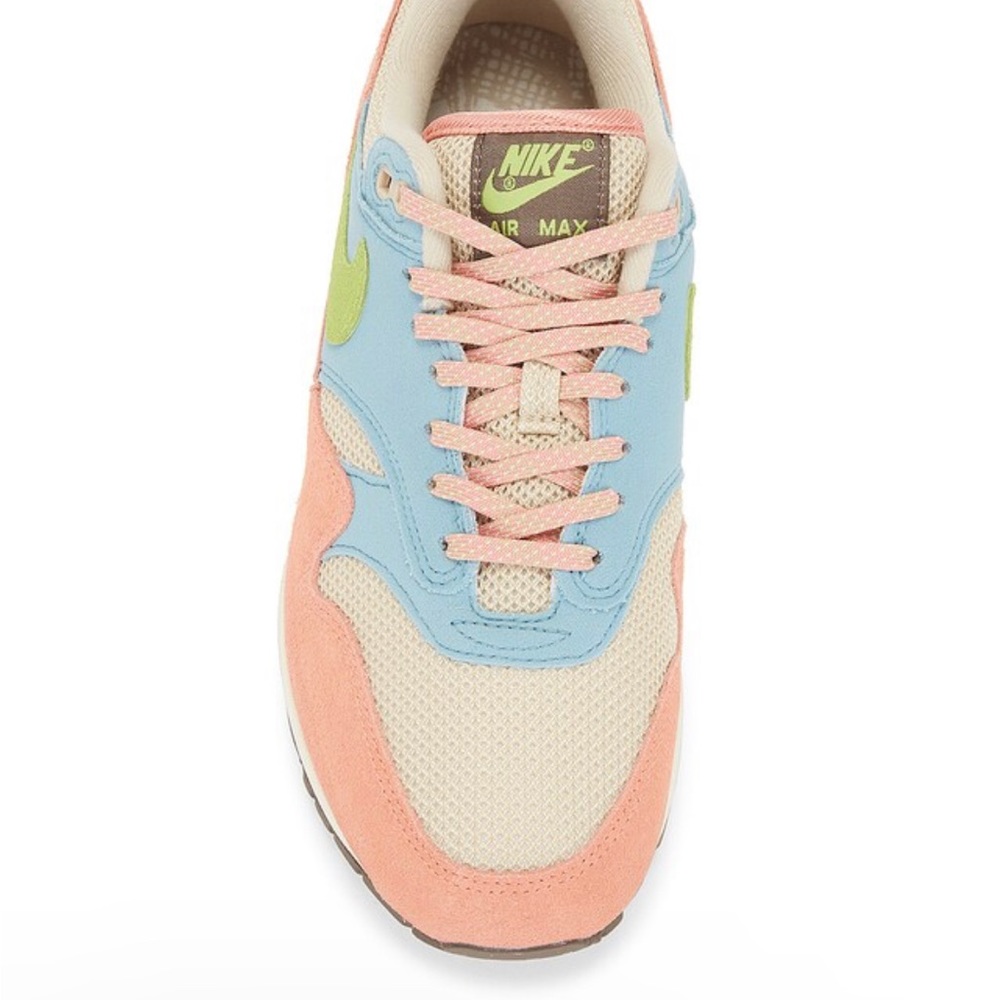 Nike - Picture 2 of 6